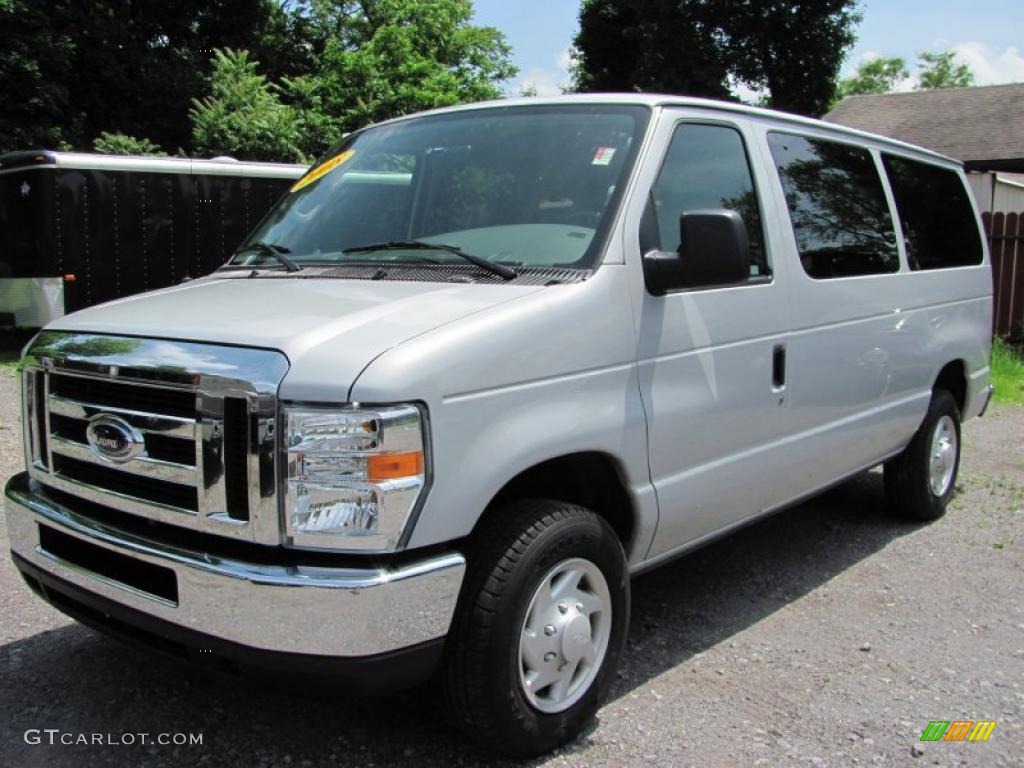 2008 E Series Van E150 XLT Passenger - Silver Metallic / Medium Flint photo #1