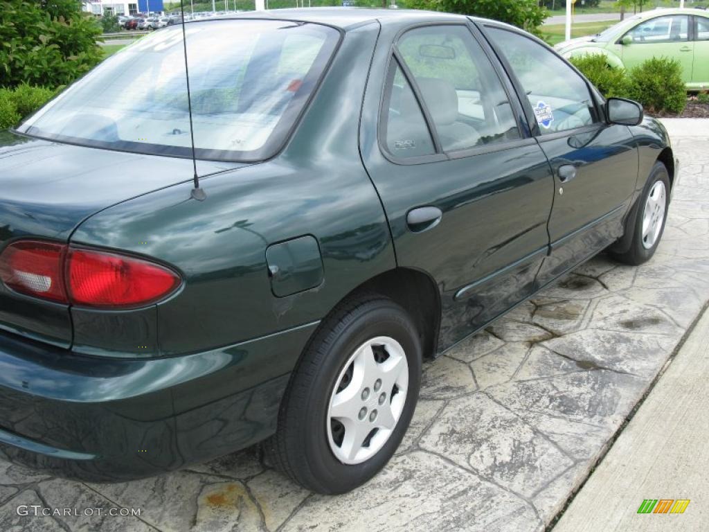 2002 Cavalier Sedan - Forest Green Metallic / Neutral photo #8