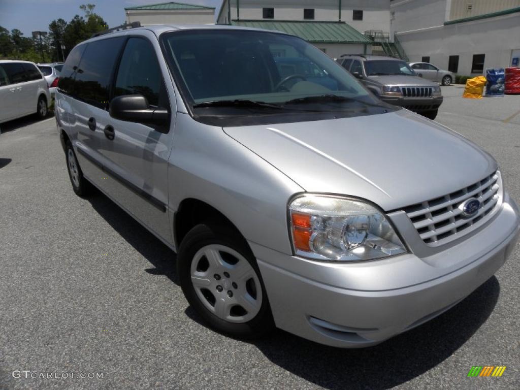 2007 Freestar SE - Silver Frost Metallic / Flint Gray photo #1
