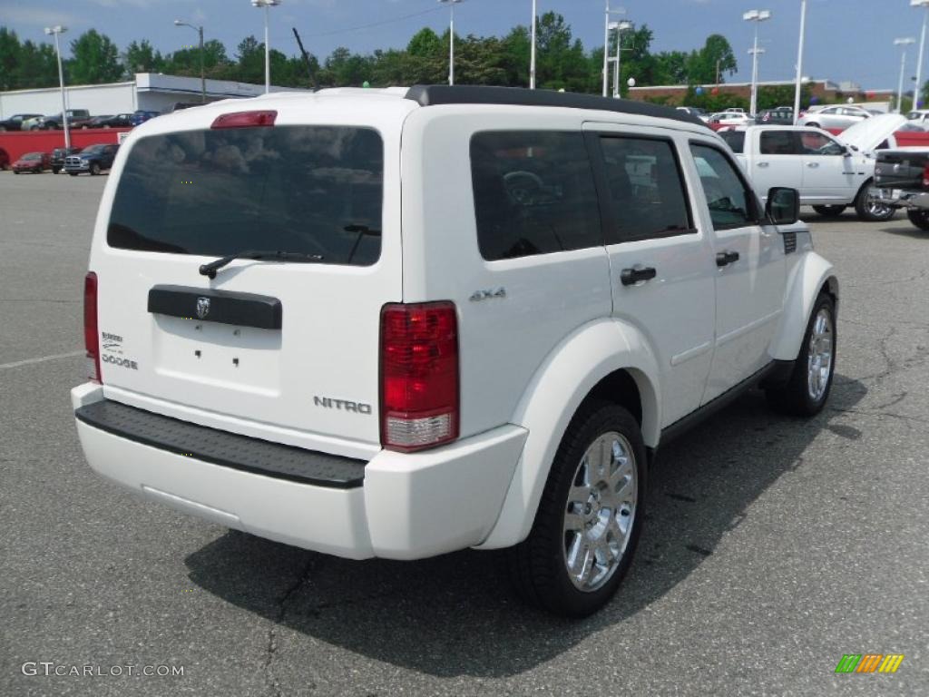 2010 Nitro Heat 4x4 - Stone White / Dark Slate Gray photo #4