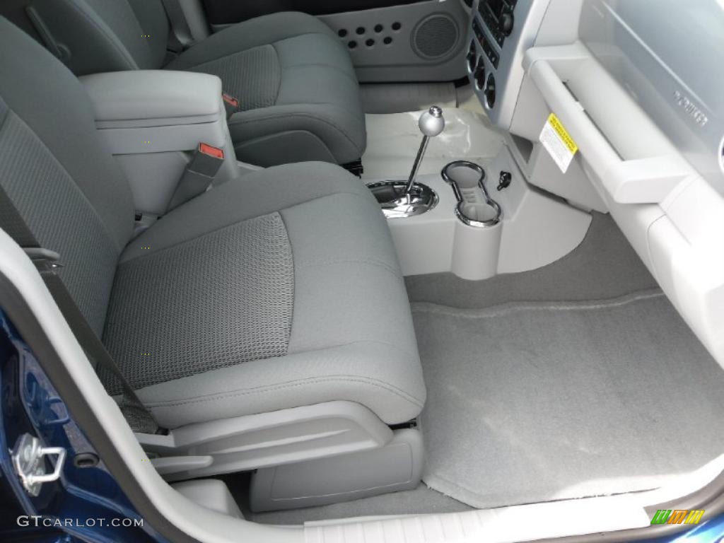 2010 PT Cruiser Classic - Deep Water Blue Pearl / Pastel Slate Gray photo #17