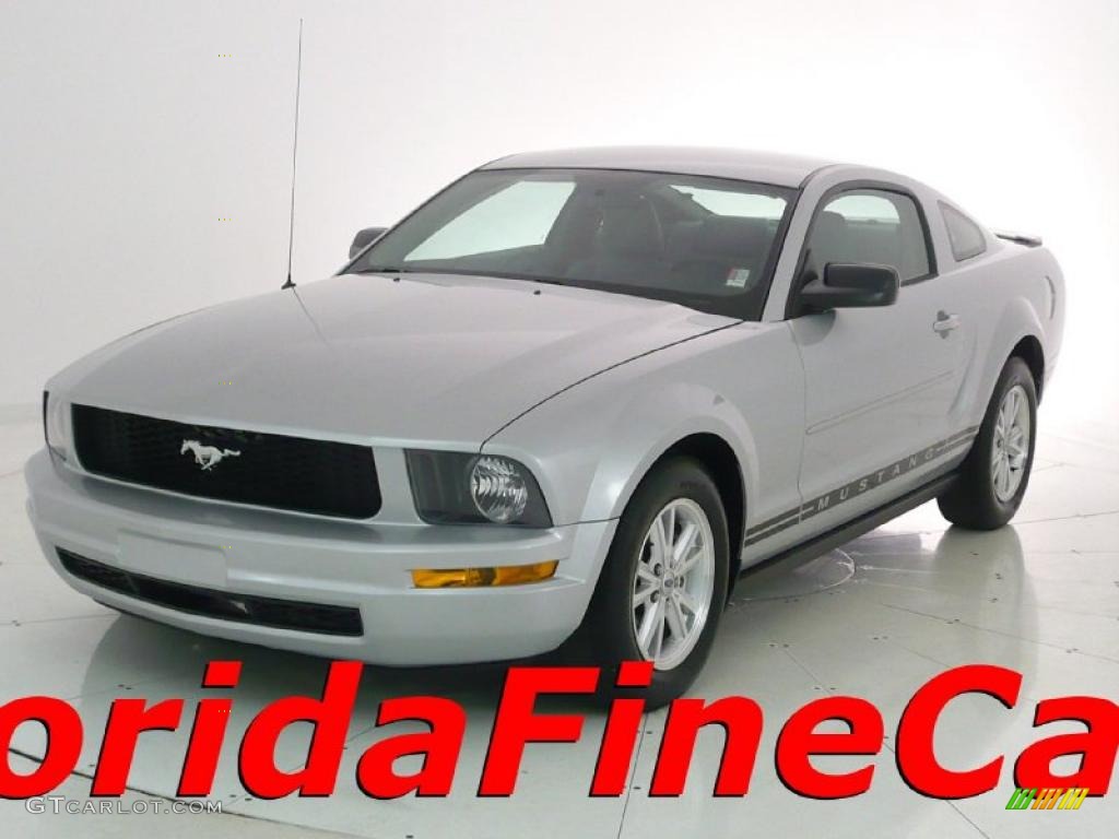 2007 Mustang V6 Deluxe Coupe - Satin Silver Metallic / Light Graphite photo #1