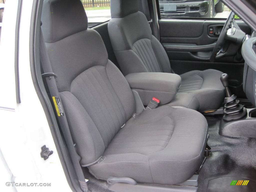 2003 S10 Regular Cab - Summit White / Graphite photo #3