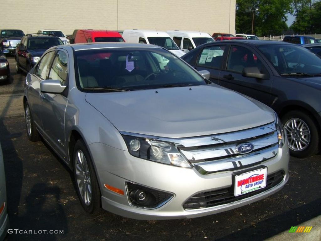 2010 Fusion Hybrid - Brilliant Silver Metallic / Charcoal Black photo #2