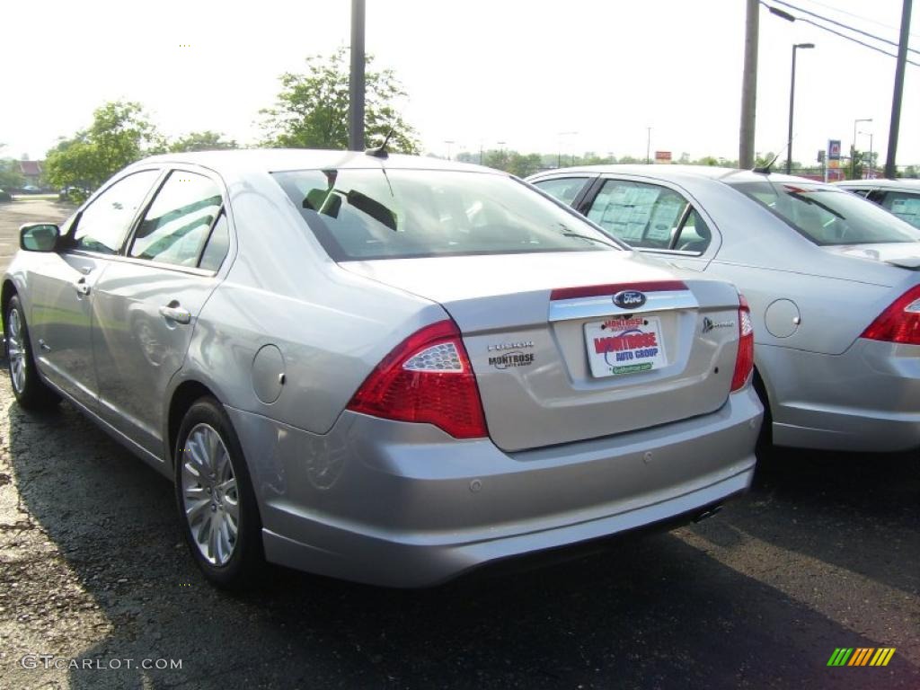 2010 Fusion Hybrid - Brilliant Silver Metallic / Charcoal Black photo #5