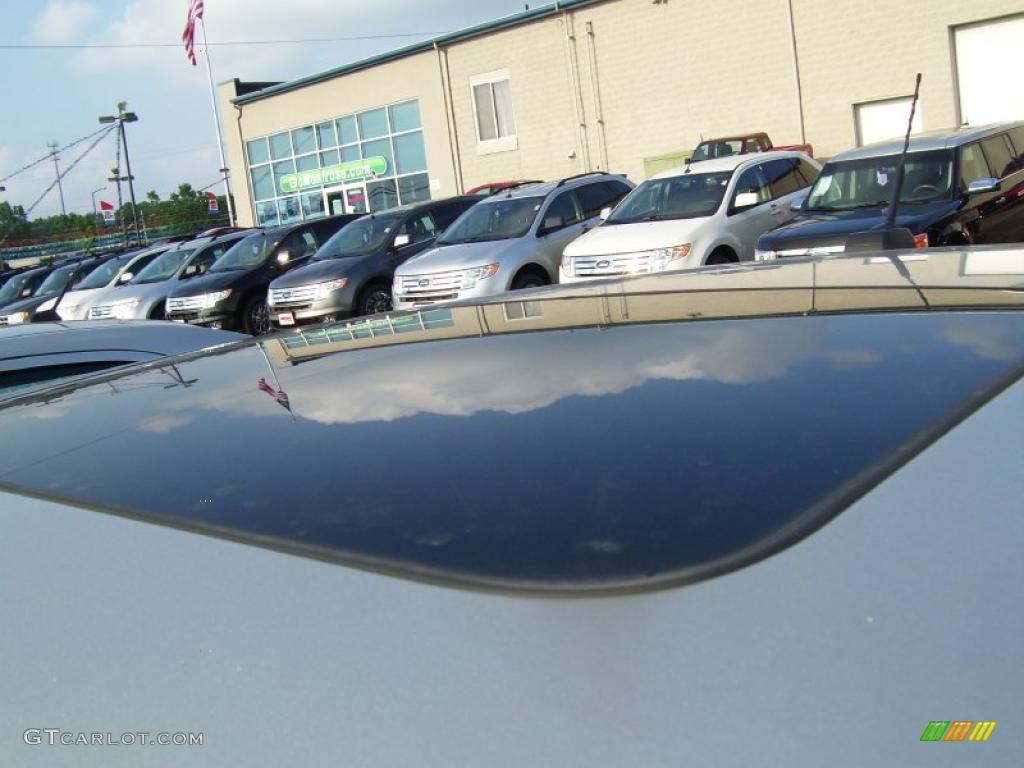 2010 Fusion Hybrid - Brilliant Silver Metallic / Charcoal Black photo #11