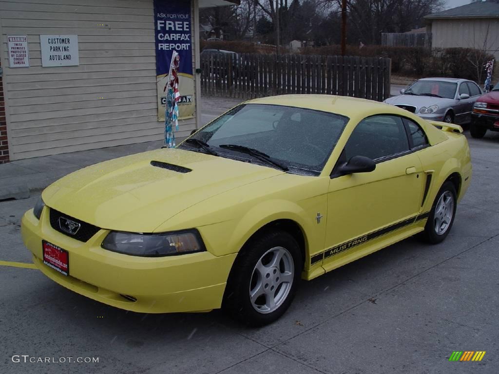 2002 Mustang V6 Coupe - Zinc Yellow / Dark Charcoal photo #13