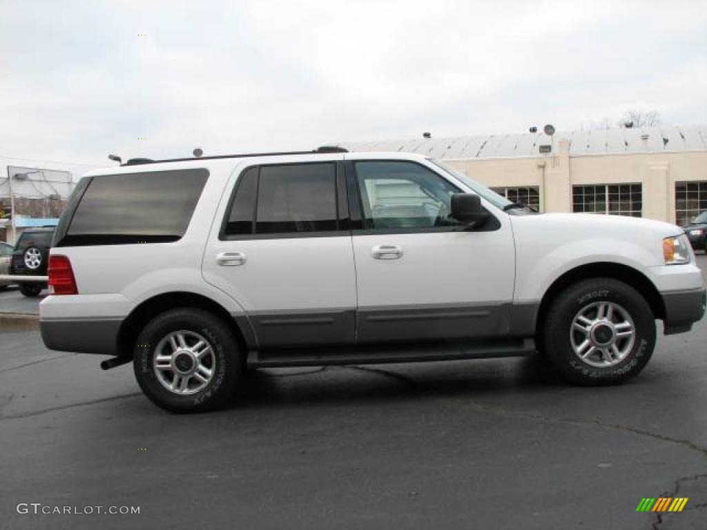 2003 Expedition XLT 4x4 - Oxford White / Flint Grey photo #4