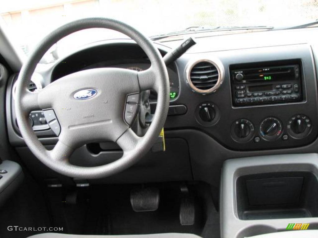 2003 Expedition XLT 4x4 - Oxford White / Flint Grey photo #13