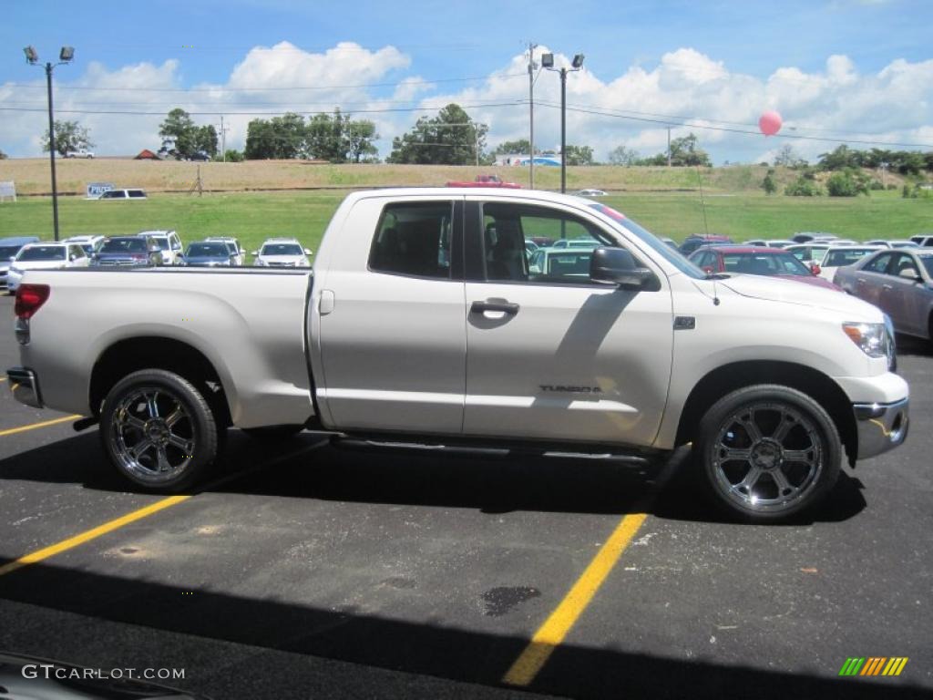 2008 Tundra SR5 Double Cab - Super White / Graphite Gray photo #3