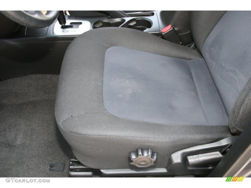 2005 Outlander LS - Graphite Gray / Charcoal photo #15