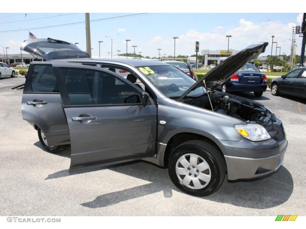 2005 Outlander LS - Graphite Gray / Charcoal photo #45