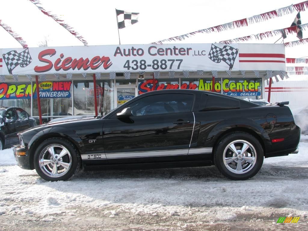 2005 Mustang GT Premium Coupe - Black / Dark Charcoal photo #1