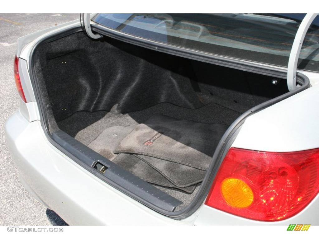 2004 Toyota Corolla S Trunk Photo #31476197