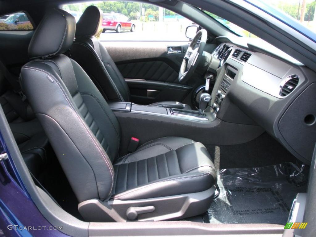2010 Mustang V6 Premium Coupe - Kona Blue Metallic / Charcoal Black photo #13