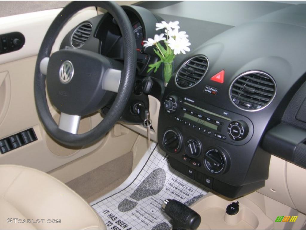 2007 New Beetle 2.5 Convertible - Harvest Moon Beige / Cream photo #6