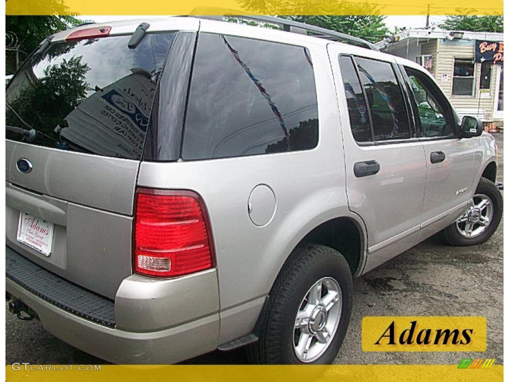 2004 Explorer XLT 4x4 - Silver Birch Metallic / Graphite photo #4