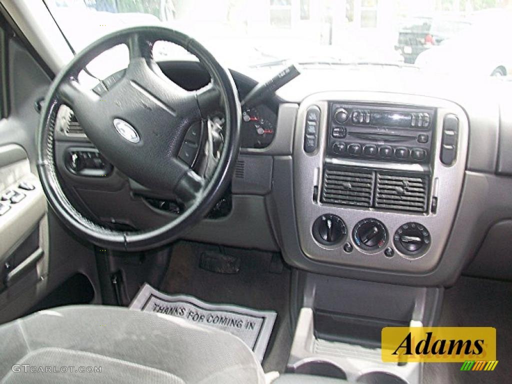2004 Explorer XLT 4x4 - Silver Birch Metallic / Graphite photo #33