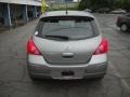 Magnetic Gray - Versa 1.8 SL Hatchback Photo No. 3