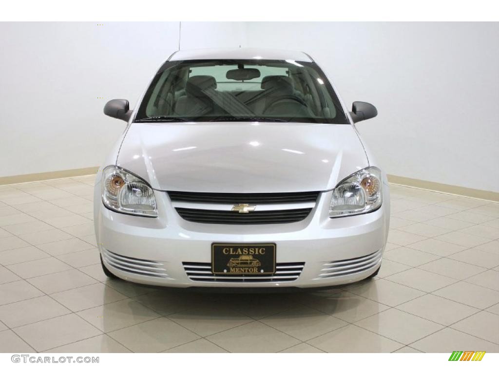 2009 Cobalt LS Sedan - Silver Ice Metallic / Gray photo #2