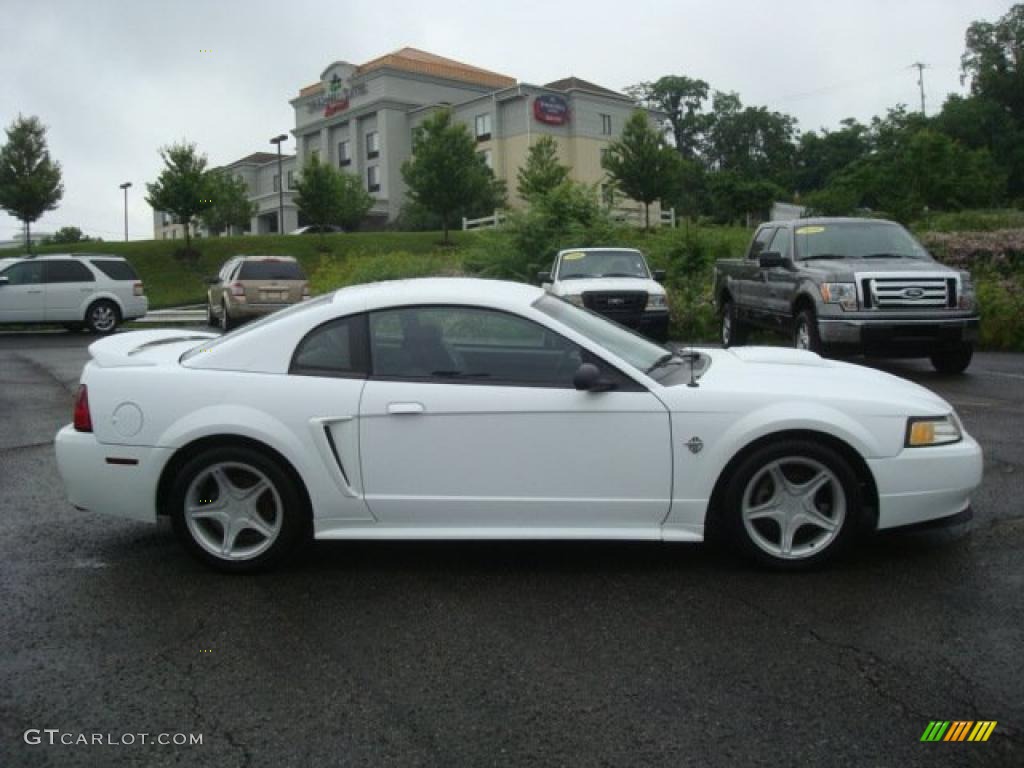1999 Mustang GT Coupe - Crystal White / Dark Charcoal photo #2