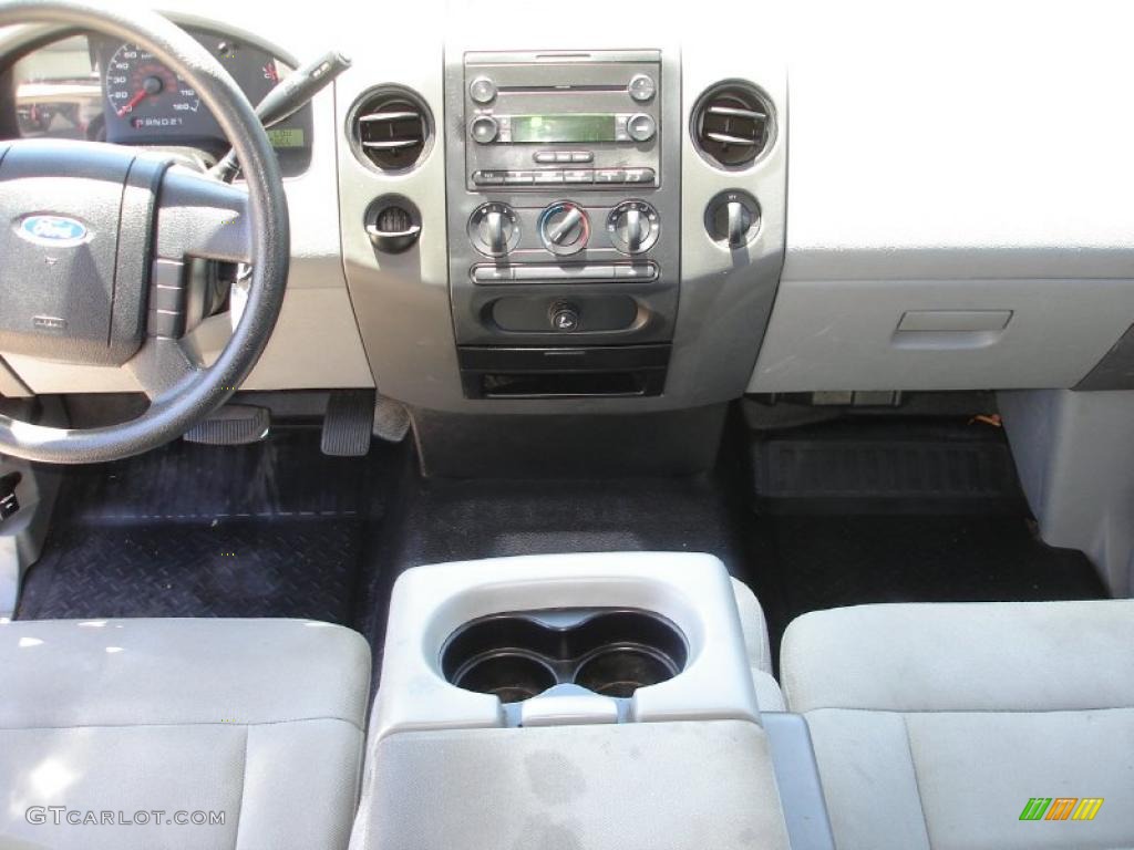 2006 F150 STX SuperCab - Silver Metallic / Medium/Dark Flint photo #12