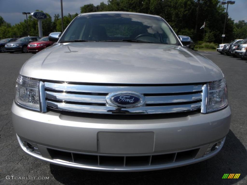 2009 Taurus Limited - Brilliant Silver Metallic / Black photo #7