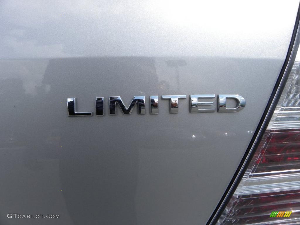 2009 Taurus Limited - Brilliant Silver Metallic / Black photo #13