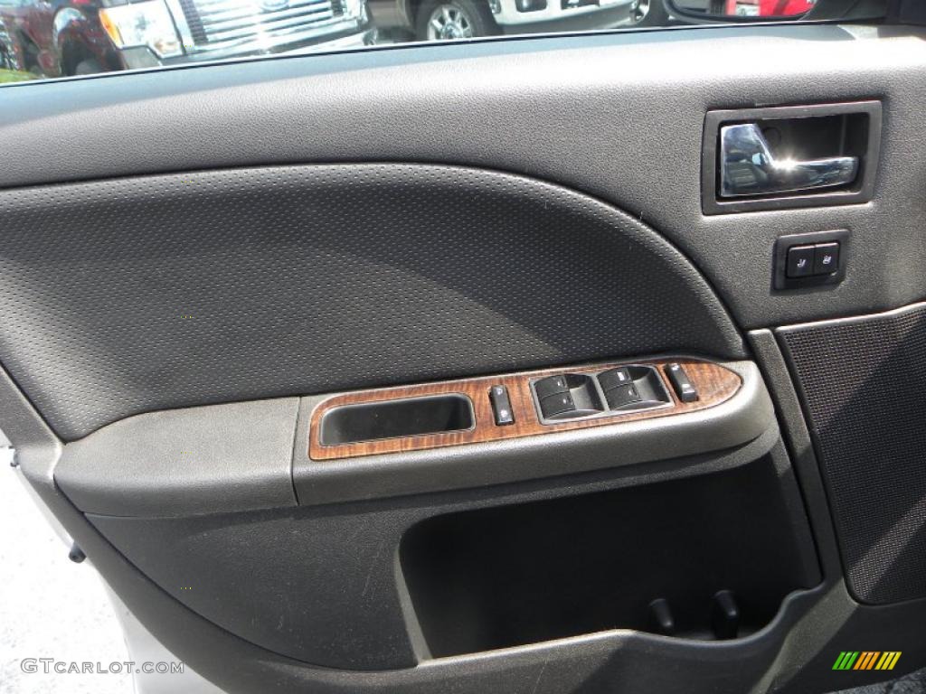 2009 Taurus Limited - Brilliant Silver Metallic / Black photo #14