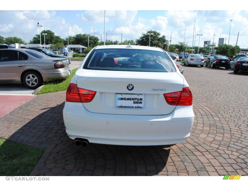 2010 3 Series 328i Sedan - Alpine White / Black photo #6