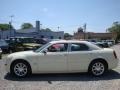 Cool Vanilla - 300 C HEMI Photo No. 3