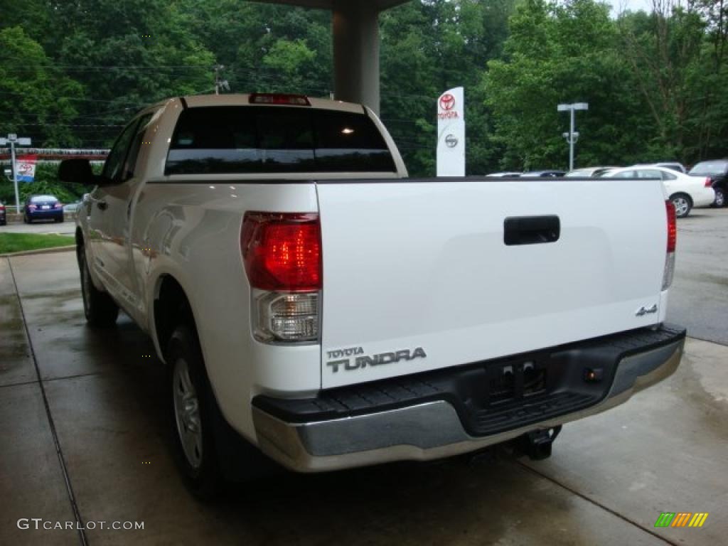 2010 Tundra Double Cab 4x4 - Super White / Graphite Gray photo #4