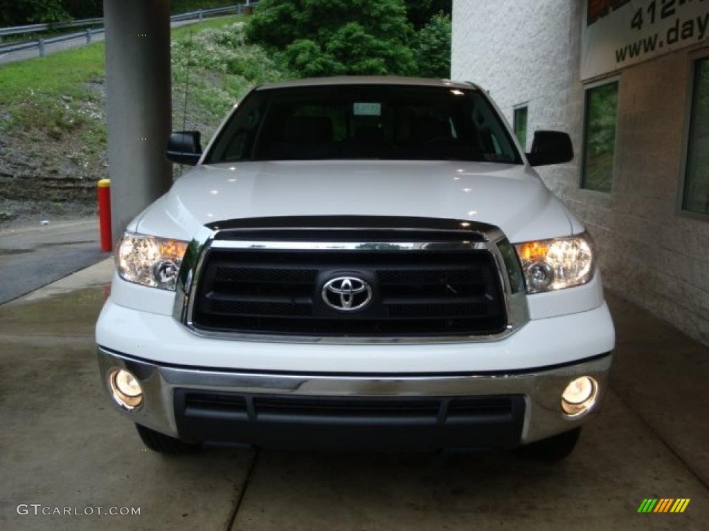 2010 Tundra Double Cab 4x4 - Super White / Graphite Gray photo #6