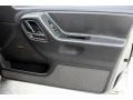 2000 Champagne Pearlcoat Jeep Grand Cherokee Laredo 4x4  photo #28