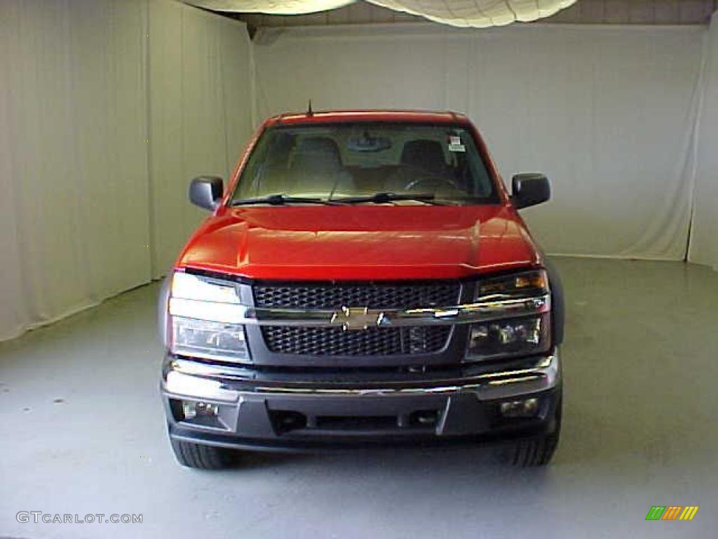 2005 Colorado LS Extended Cab - Victory Red / Medium Dark Pewter photo #2