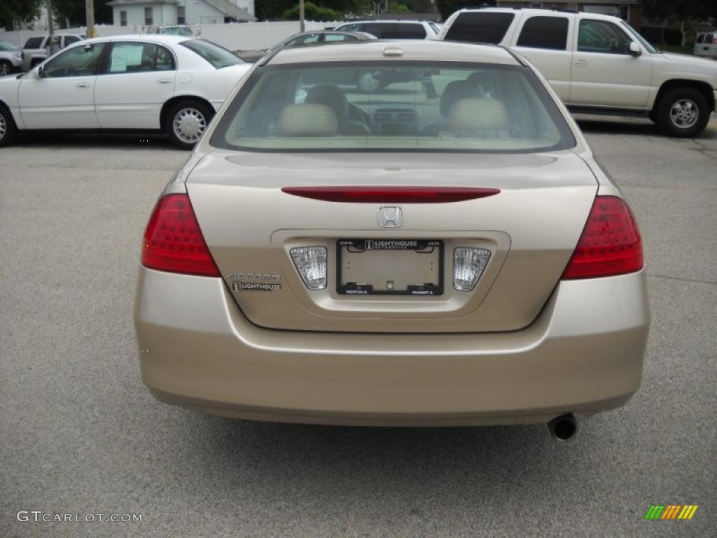 2006 Accord EX Sedan - Desert Mist Metallic / Ivory photo #8
