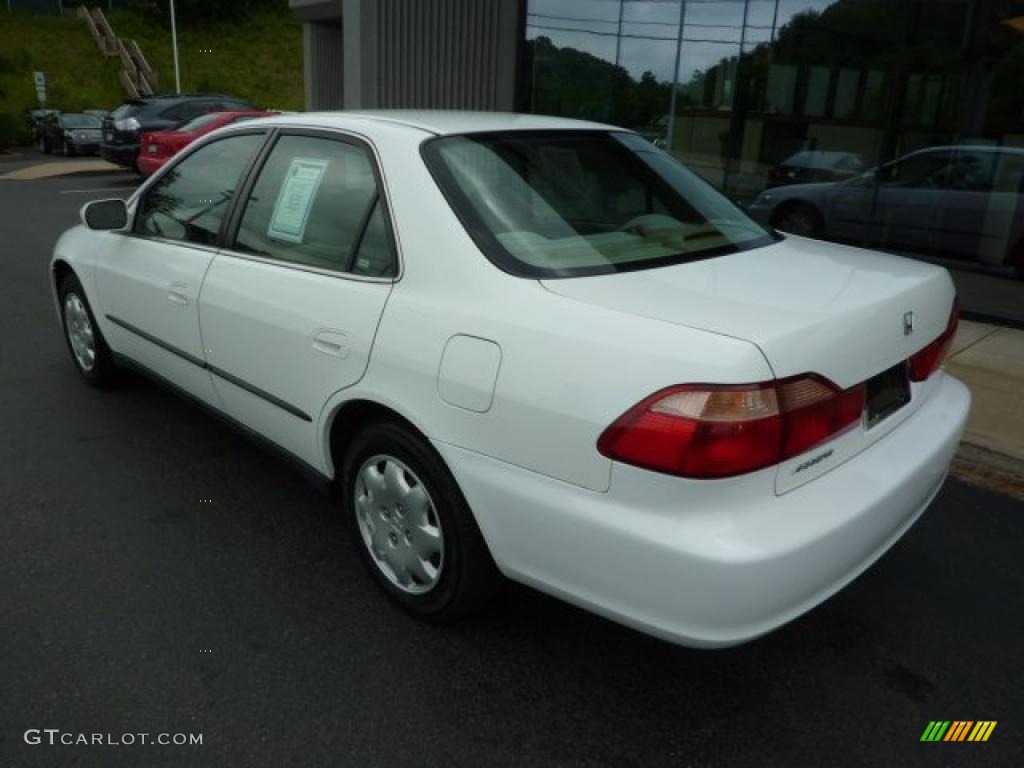 1998 Accord LX Sedan - Taffeta White / Ivory photo #3