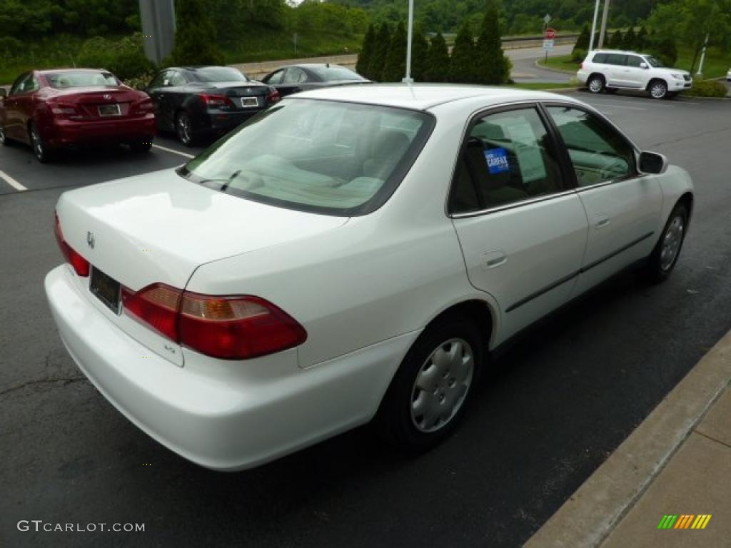 1998 Accord LX Sedan - Taffeta White / Ivory photo #5