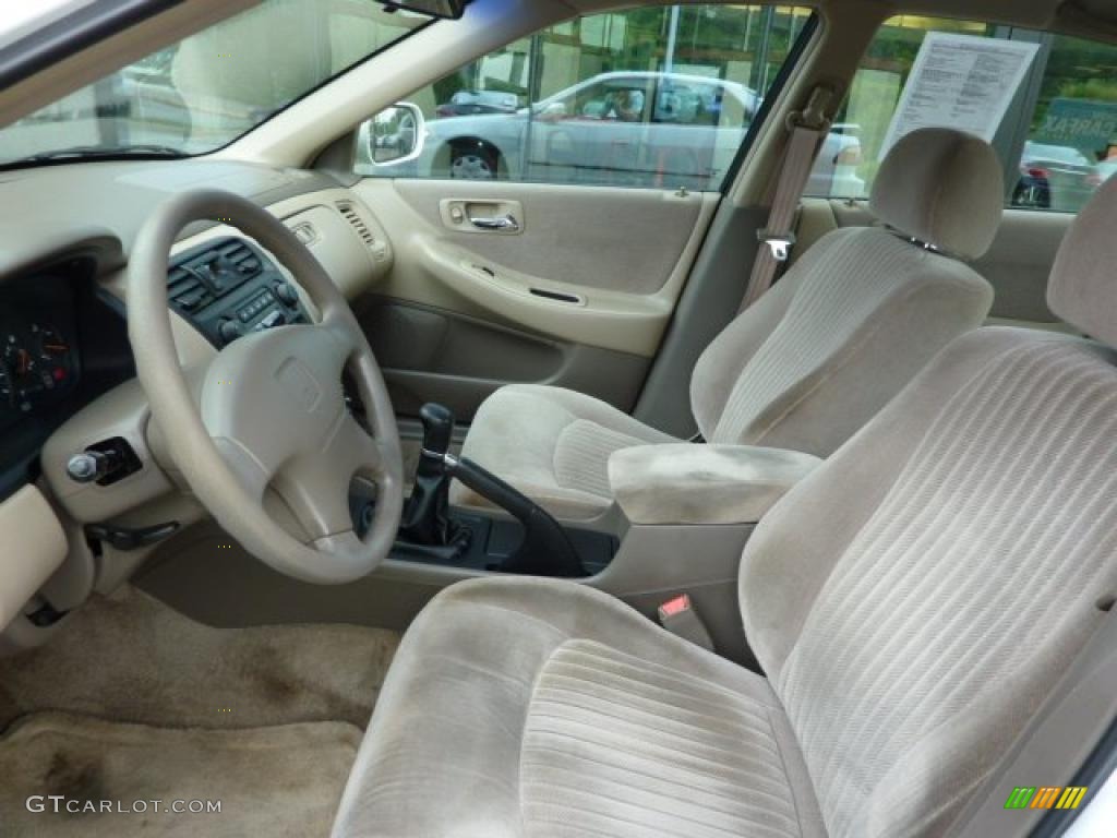 1998 Accord LX Sedan - Taffeta White / Ivory photo #9