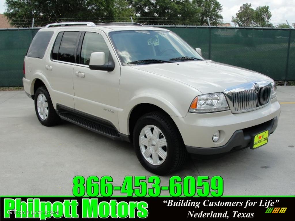 Ivory Parchment Tri-Coat Lincoln Aviator