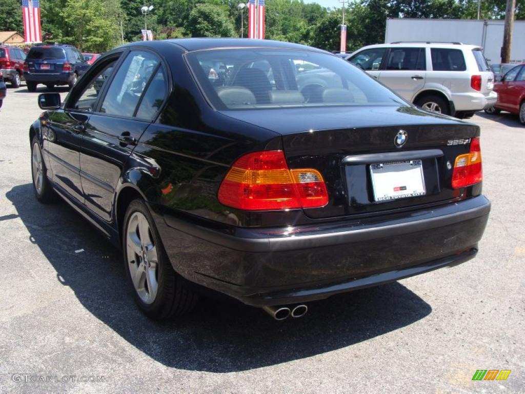 2004 3 Series 325xi Sedan - Jet Black / Black photo #6