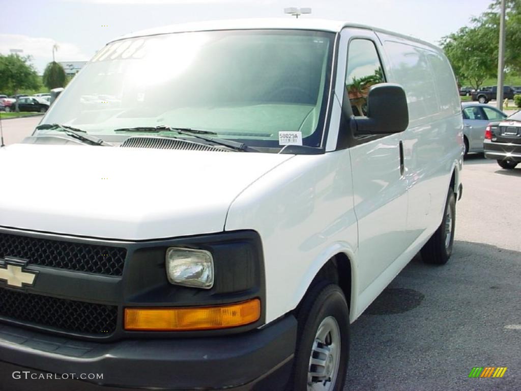 2008 Express 2500 Cargo Van - Summit White / Medium Pewter photo #12