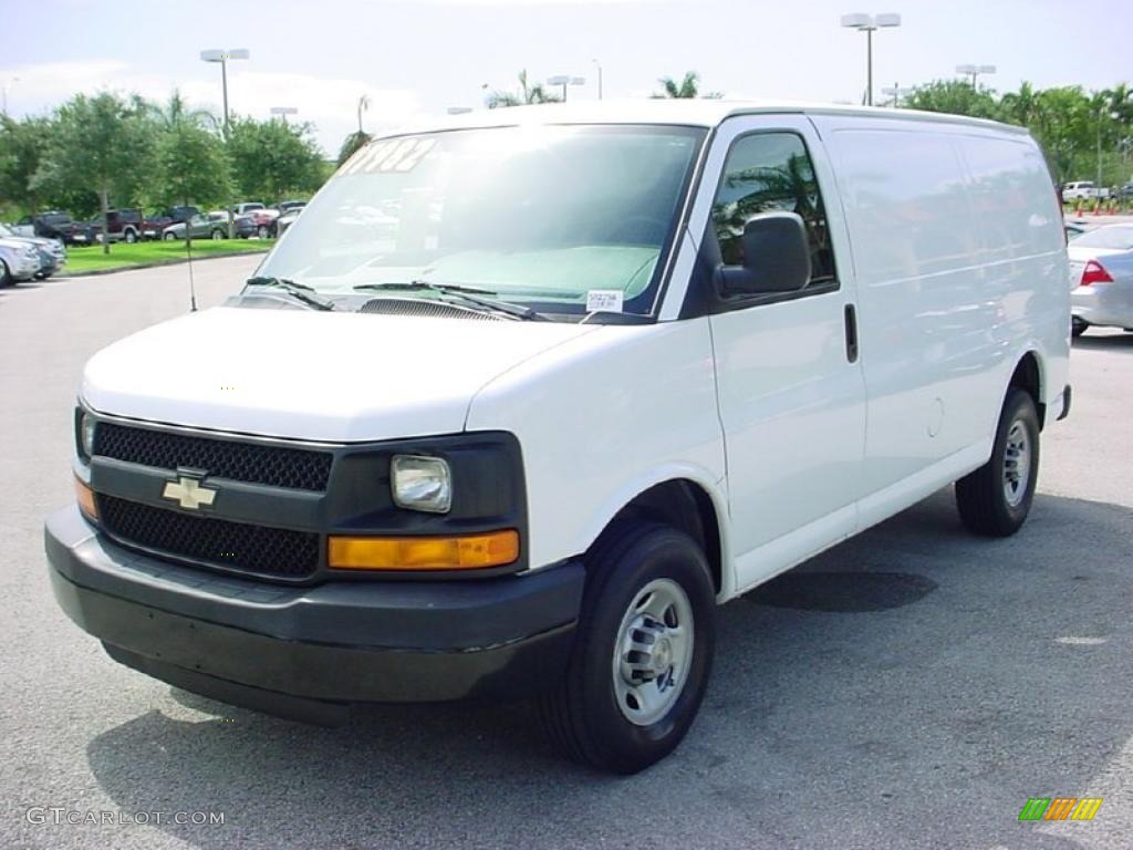 2008 Express 2500 Cargo Van - Summit White / Medium Pewter photo #13