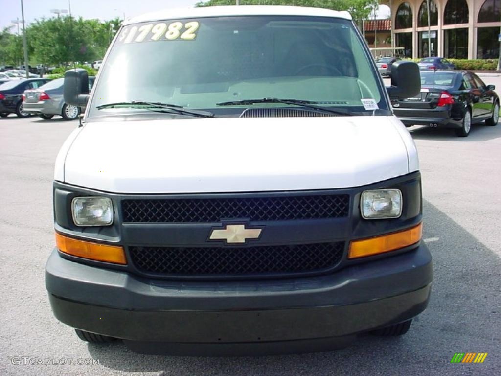 2008 Express 2500 Cargo Van - Summit White / Medium Pewter photo #14