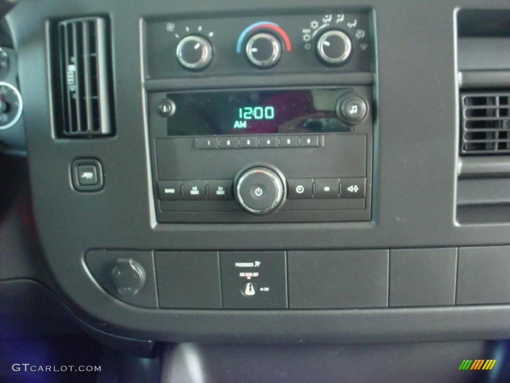 2008 Express 2500 Cargo Van - Summit White / Medium Pewter photo #22