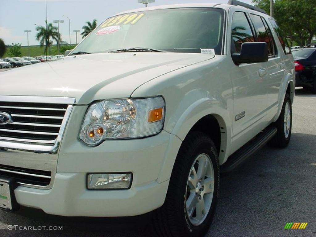 2008 Explorer XLT - White Suede / Camel photo #14