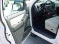2008 White Suede Ford Explorer XLT  photo #17