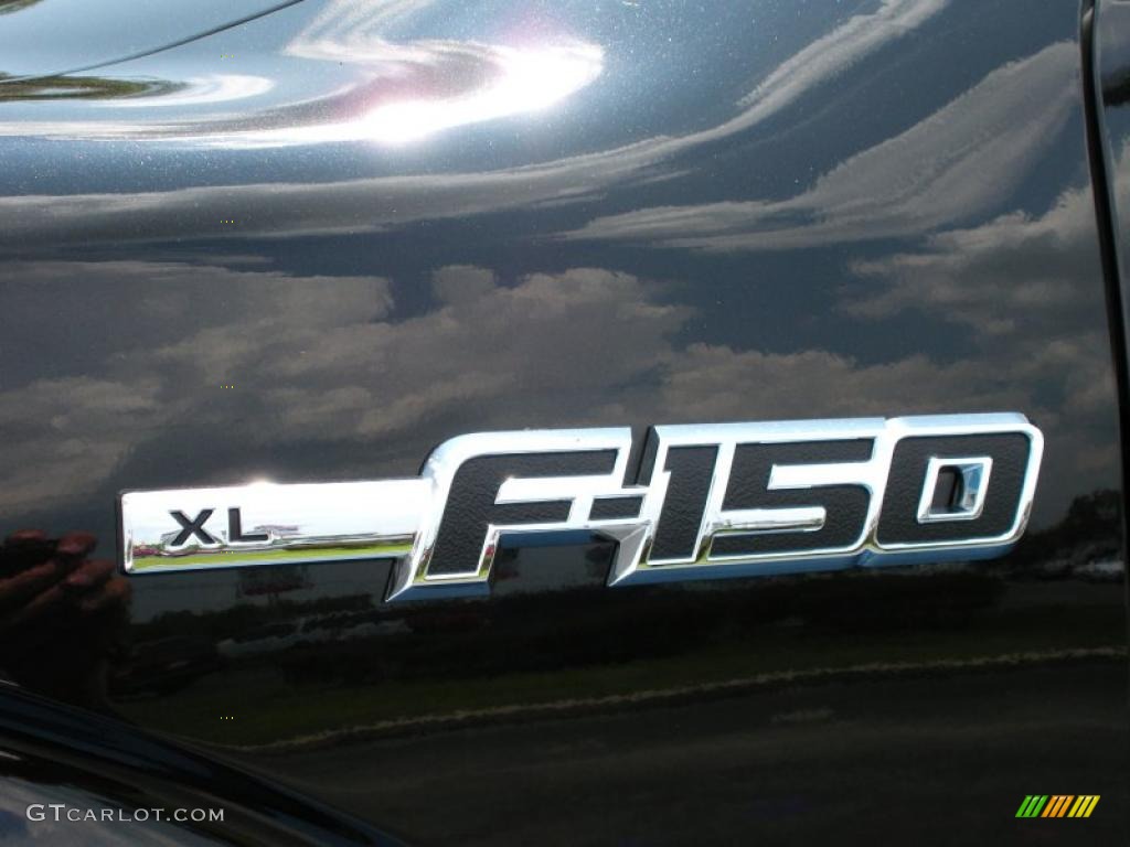2010 F150 XL Regular Cab - Tuxedo Black / Tan photo #4