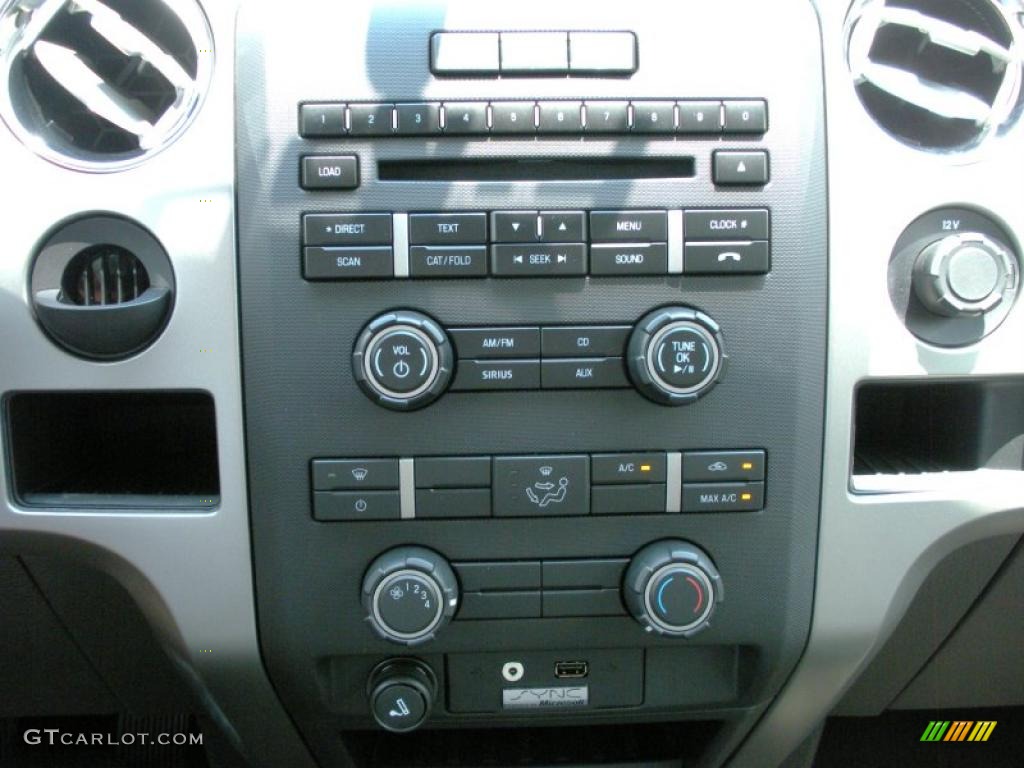 2010 F150 XLT SuperCrew - Tuxedo Black / Medium Stone photo #9