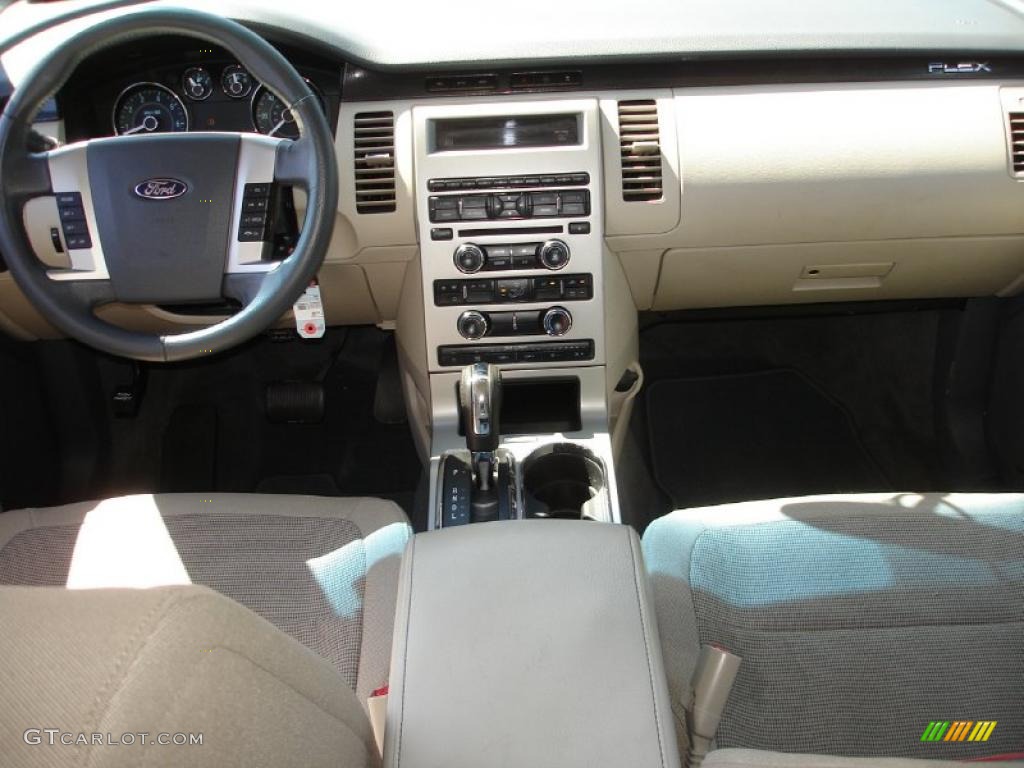 2009 Flex SE - Light Ice Blue Metallic / Medium Light Stone photo #13